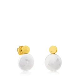 Alecia Earrings in Gold with Pearl.
