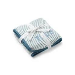 Baby blanket in Classic blue