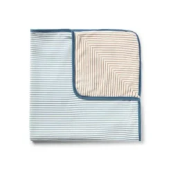 Baby blanket in Classic blue