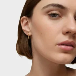 Basics 17 mm single oval Hoop earring with 18kt gold plating over silver