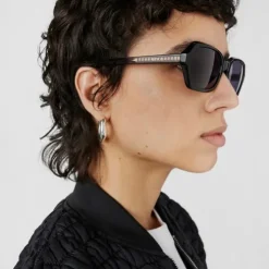 Black Sunglasses Pale Oval