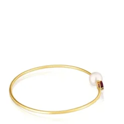 Gold Bangle with rhodolite and cultured pearl Ivette