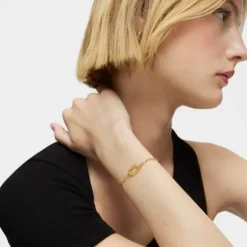 Hold Oval chain Bracelet with 18kt gold plating over silver