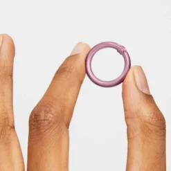 Medium pink-colored silver Ring Hold