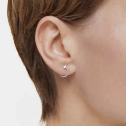 Medium short hoop Earrings in white gold with diamonds Les Classiques