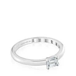 Platinum solitaire Ring with emerald-cut, laboratory grown diamond Les Classiques LGD