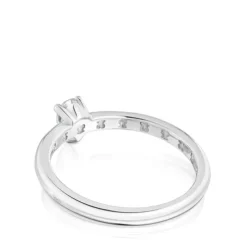 Platinum solitaire Ring with pear-cut, laboratory grown diamond Les Classiques LGD