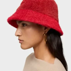 Red Beanie TOUS Fluffy