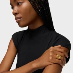 Signet ring with 18kt gold plating over silver Miranda