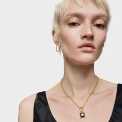 Small 18kt gold plating over silver bear Pendant with onyx Color Black