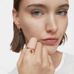 Small Ring with 18kt gold plating over silver and rhodolite charm TOUS Basic Colors
