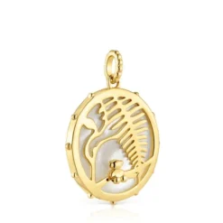 Yunque openwork pendant with 18 kt gold plating over silver and mother-of-pearl
